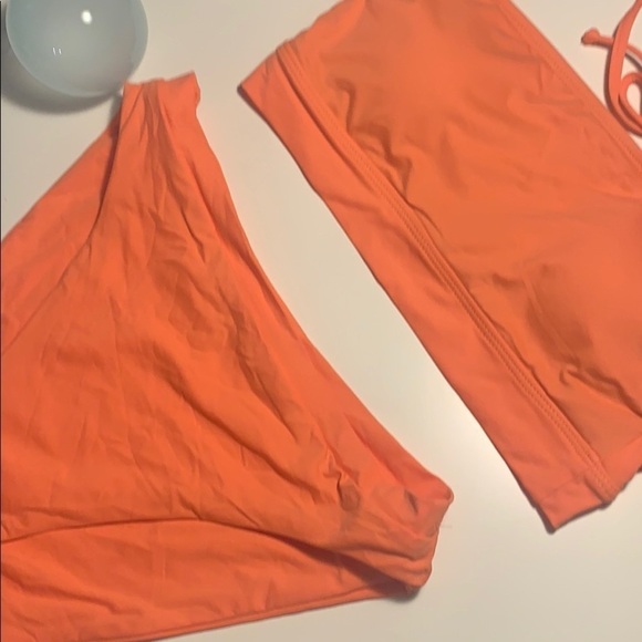 BECCA Other - Becca bikini sm p top med bottoms